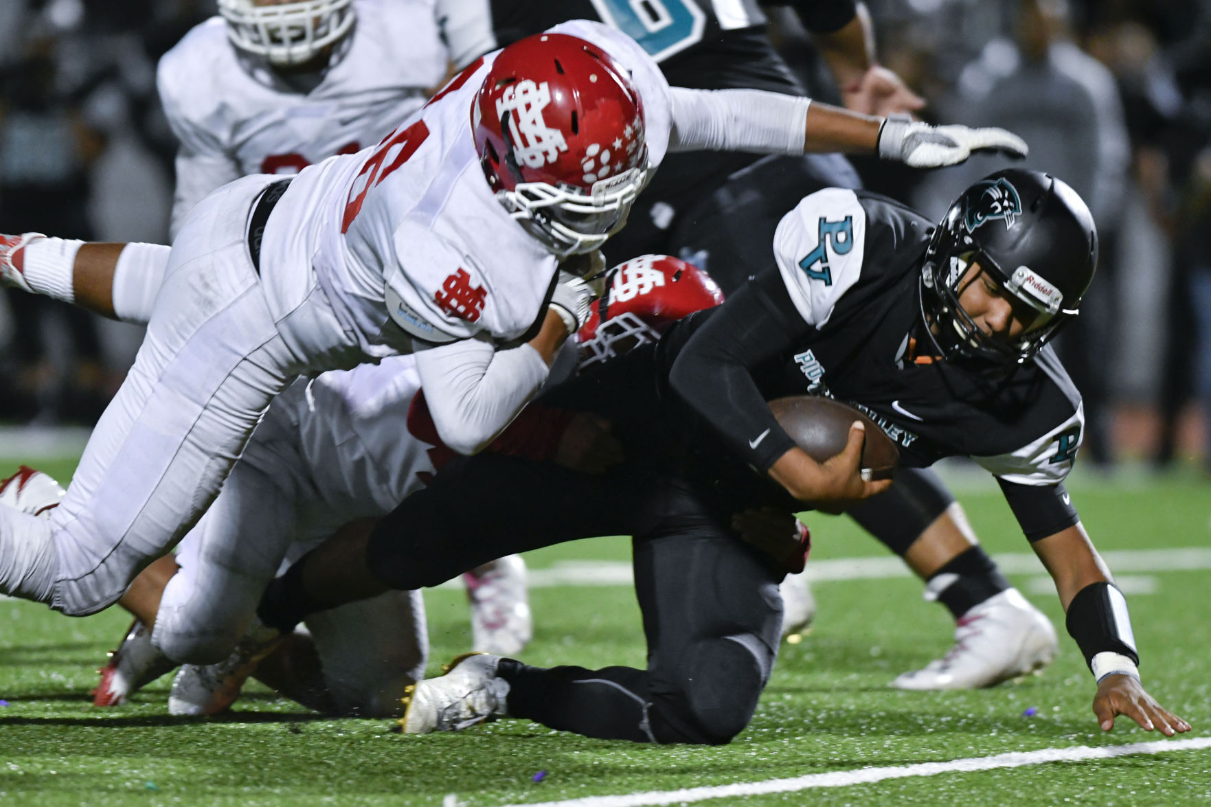 092217 SM PV football 03.jpg